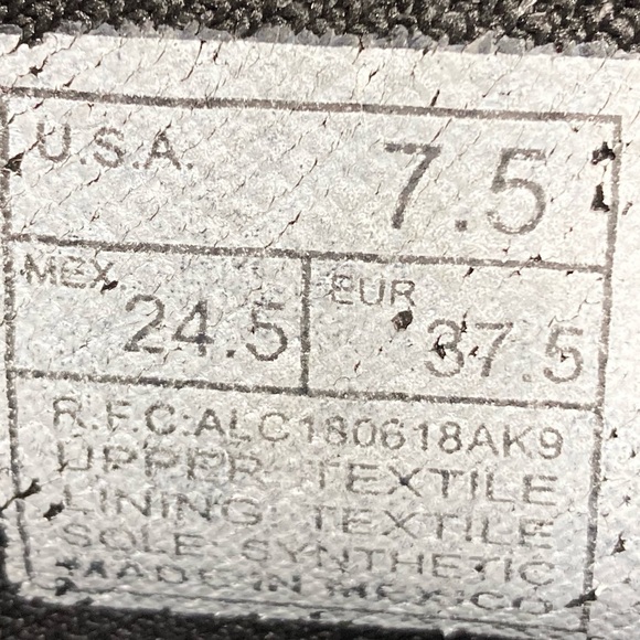 Cynthia Rowley Womens Black Beaded Knit Slip On Casual Shoes SZ US 7.5 - Picture 11 of 11